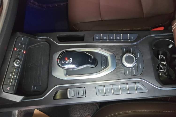 Used Wey VV6 2020 2.0T Two-Wheel Drive Smart Enjoyment+ Gear Lever