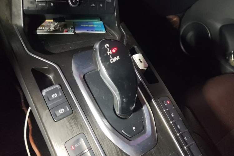 Used Wey VV6 2020 2.0T Two-Wheel Drive Smart Enjoyment+ Gear Lever