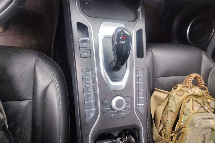 Used Wey VV6 2020 2.0T Two-Wheel Drive Smart Enjoyment+ Gear Lever