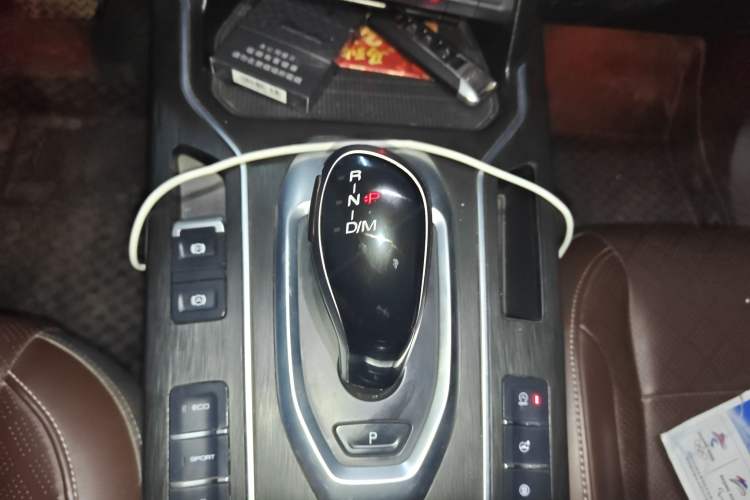 Used Wey VV6 2020 2.0T Two-Wheel Drive Smart Enjoyment+ Gear Lever