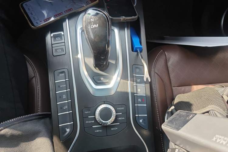 Used Wey VV6 2020 2.0T Two-Wheel Drive Smart Protection+ Gear Lever