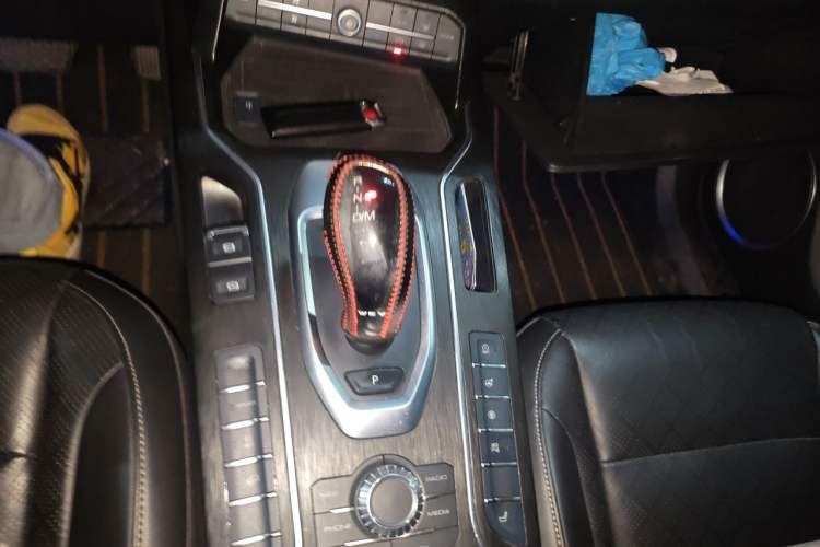 Used Wey VV6 2020 2.0T Two-Wheel Drive Smart Enjoyment+ Gear Lever