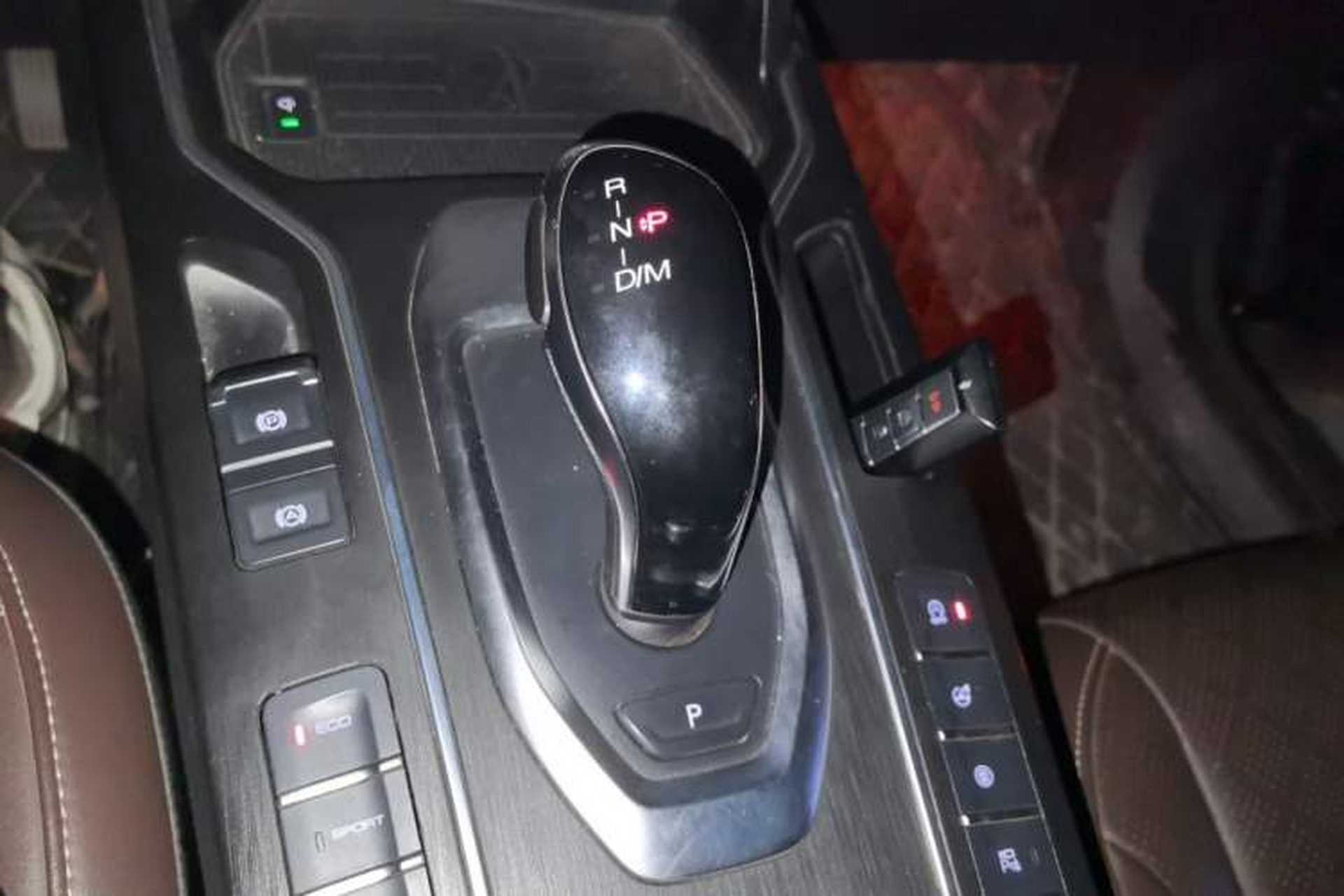Used Wey VV6 2020 2.0T Two-Wheel Drive Smart Enjoyment+ Gear Lever