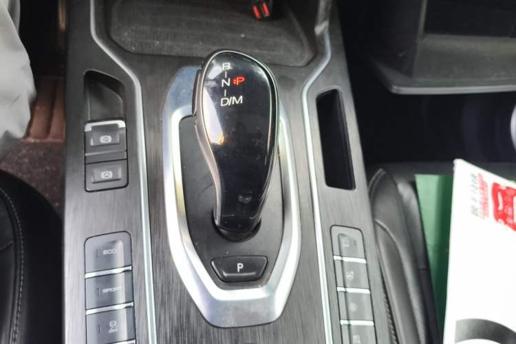 Used Wey VV6 2020 2.0T Two-Wheel Drive Smart Protection+ Gear Lever