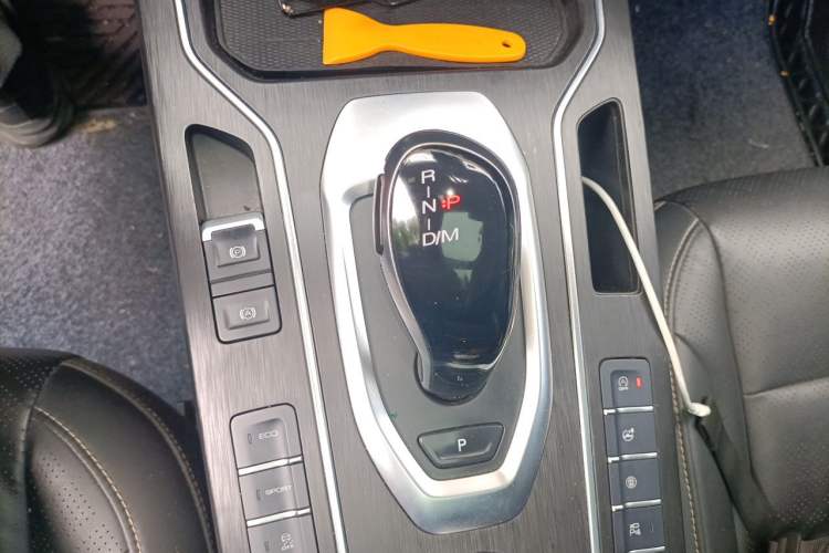 Used Wey VV6 2020 2.0T Two-Wheel Drive Smart Protection+ Gear Lever