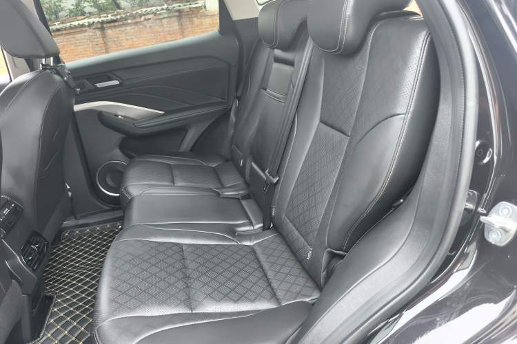 Used Wey VV6 2020 2.0T Four-Wheel Drive Zhiyu+ Interior 4