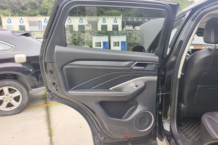 Used Wey VV6 2020 2.0T Four-Wheel Drive Zhiyu+ Interior 8