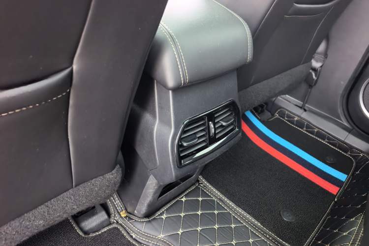 Used Wey VV6 2020 2.0T Two-Wheel Drive Smart Protection+ Interior 8