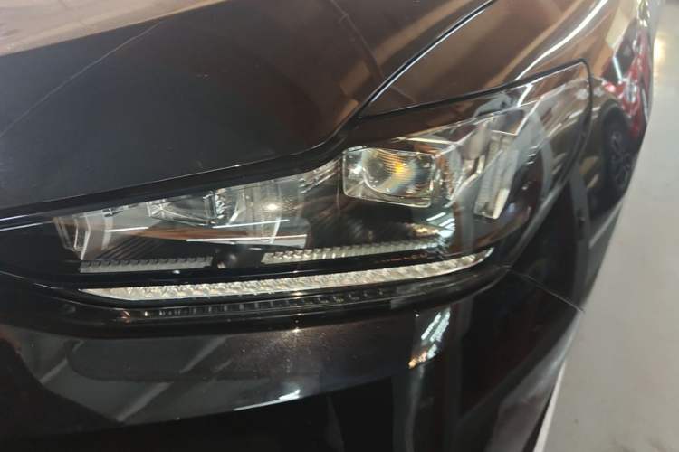 Used Wey VV6 2020 2.0T Two-Wheel Drive Smart Protection+ Left Front Headlight
