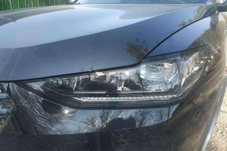 Used Wey VV6 2020 2.0T Four-Wheel Drive Zhiyu+ Left Front Headlight