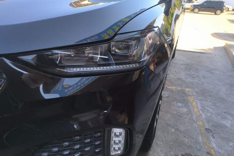 Used Wey VV6 2020 2.0T Two-Wheel Drive Smart Enjoyment+ Left Front Headlight