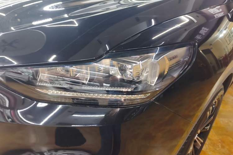 Used Wey VV6 2020 2.0T Two-Wheel Drive Collie SmartDrive+ Left Front Headlight