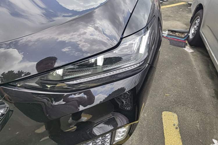 Used Wey VV6 2020 2.0T Two-Wheel Drive Smart Protection+ Left Front Headlight