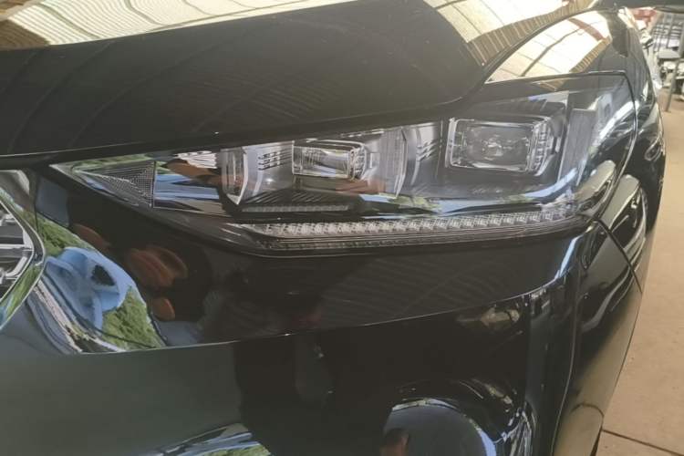 Used Wey VV6 2020 2.0T Two-Wheel Drive Smart Protection+ Left Front Headlight