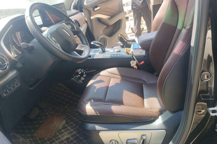 Used Wey VV6 2020 2.0T Two-Wheel Drive Smart Protection+