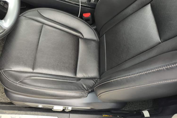 Used Wey VV6 2020 2.0T Two-Wheel Drive Smart Protection+ Left Front Seat
