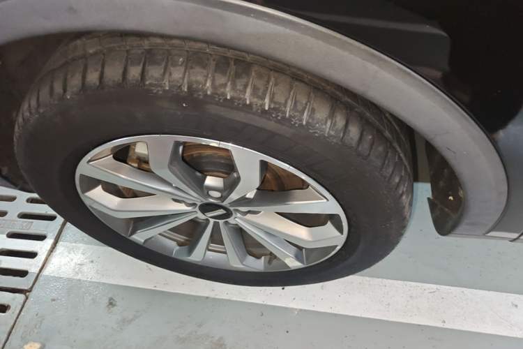 Used Wey VV6 2020 2.0T Two-Wheel Drive Smart Protection+ Left Front Wheel Hub