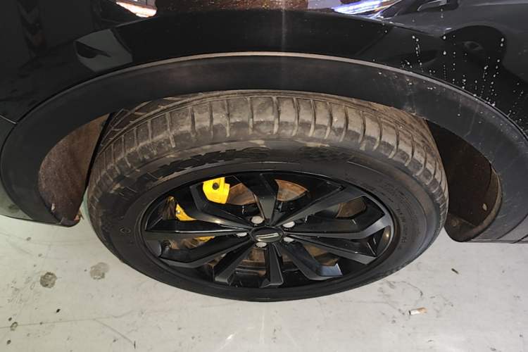 Used Wey VV6 2020 2.0T Two-Wheel Drive Collie SmartDrive+ Left Front Wheel Hub