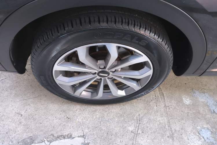 Used Wey VV6 2020 2.0T Two-Wheel Drive Smart Enjoyment+ Left Front Wheel Hub