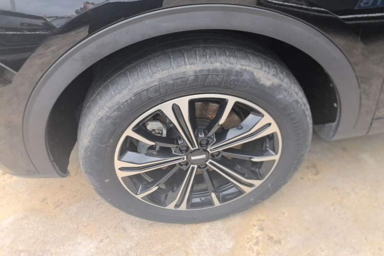 Used Wey VV6 2020 2.0T Two-Wheel Drive Smart Protection+ Left Front Wheel Hub