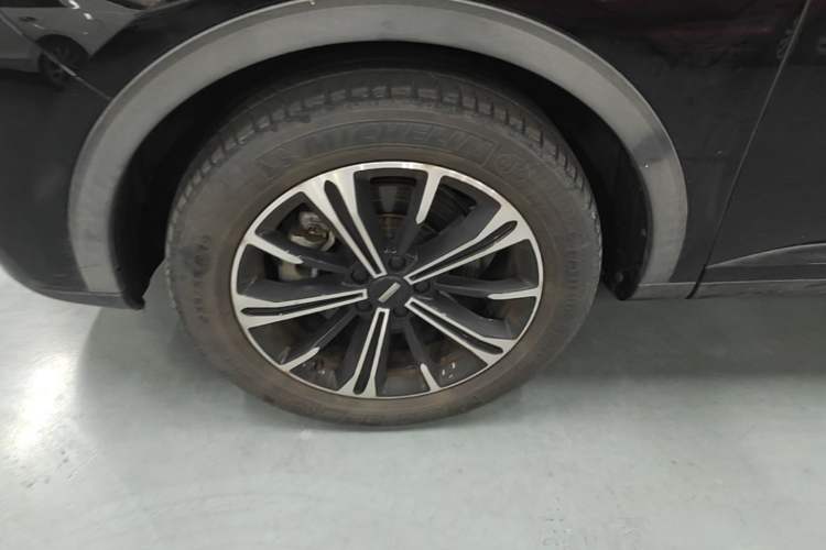 Used Wey VV6 2020 2.0T Two-Wheel Drive Zhiyue+ Left Front Wheel Hub