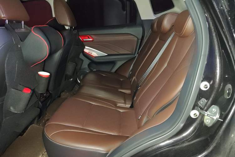 Used Wey VV6 2020 2.0T Two-Wheel Drive Smart Enjoyment+ Left Rear Seat