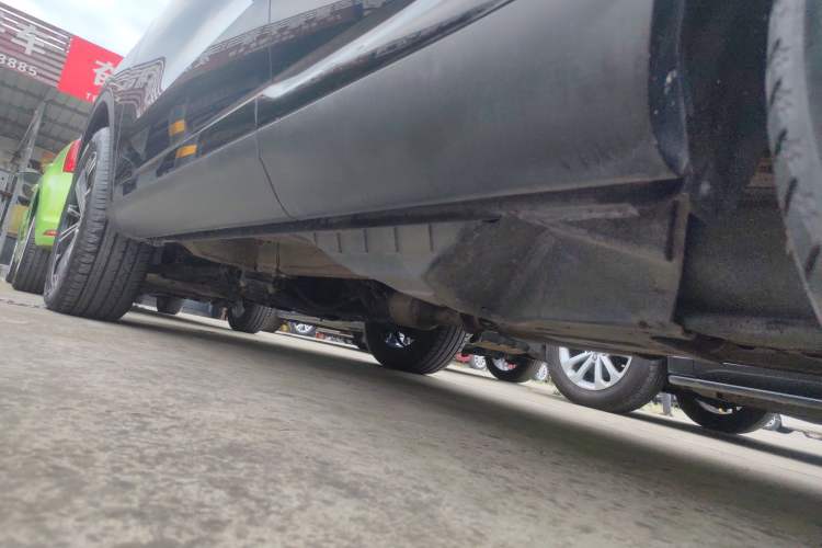Used Wey VV6 2020 2.0T Two-Wheel Drive Smart Protection+ Left Side Sill