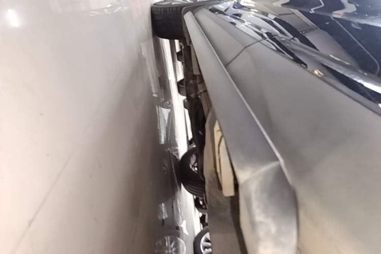 Used Wey VV6 2020 2.0T Two-Wheel Drive Smart Enjoyment+ Left Side Sill