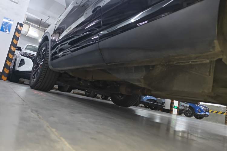Used Wey VV6 2020 2.0T Two-Wheel Drive Collie SmartDrive+ Left Side Sill