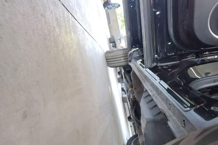 Used Wey VV6 2020 2.0T Two-Wheel Drive Smart Protection+ Left Side Sill