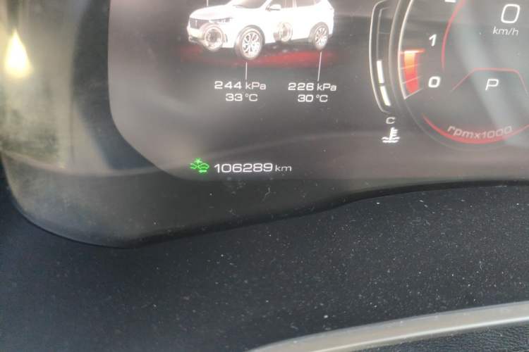 Used Wey VV6 2020 2.0T Two-Wheel Drive Smart Enjoyment+ Odometer Close Up