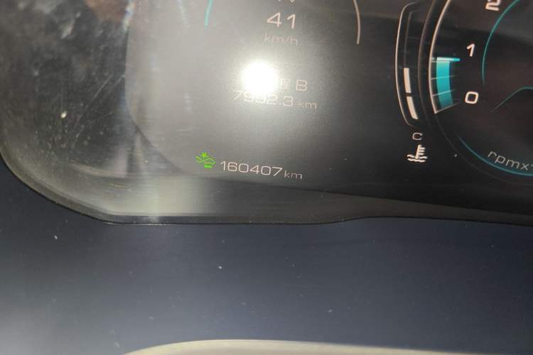 Used Wey VV6 2020 2.0T Two-Wheel Drive Smart Enjoyment+ Odometer Close Up
