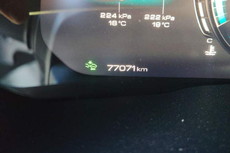 Used Wey VV6 2020 2.0T Two-Wheel Drive Smart Protection+ Odometer Close Up