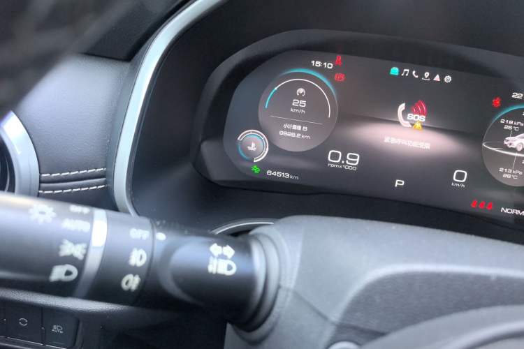 Used Wey VV6 2020 2.0T Two-Wheel Drive Smart Enjoyment+ Odometer Close Up