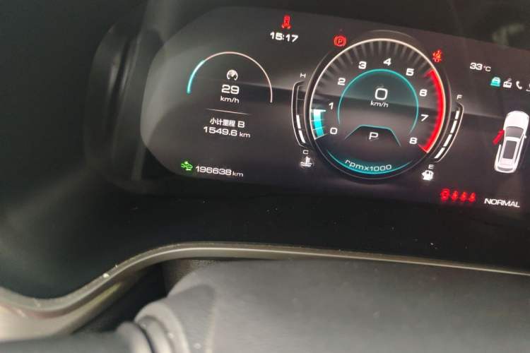 Used Wey VV6 2020 2.0T Two-Wheel Drive Smart Enjoyment+ Odometer Close Up