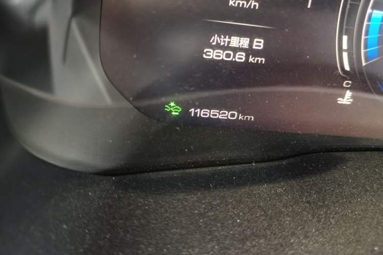 Used Wey VV6 2020 2.0T Two-Wheel Drive Smart Protection+ Odometer Close Up