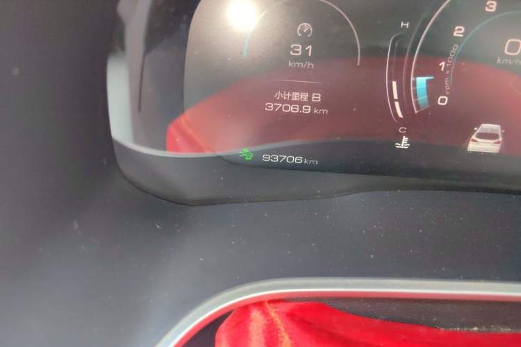 Used Wey VV6 2020 2.0T Two-Wheel Drive Smart Protection+ Odometer Close Up