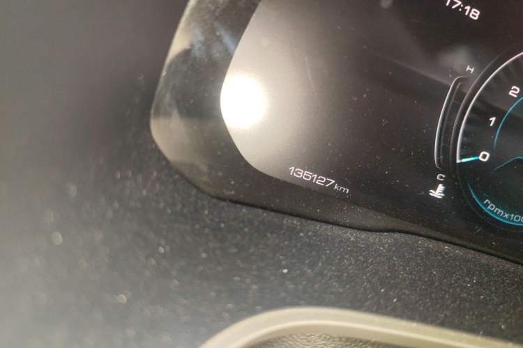 Used Wey VV6 2020 2.0T Two-Wheel Drive Smart Protection+ Odometer Close Up