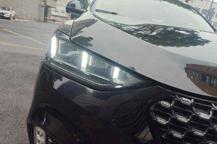 Used Wey VV6 2020 2.0T Two-Wheel Drive Smart Enjoyment+ Right Front Headlight