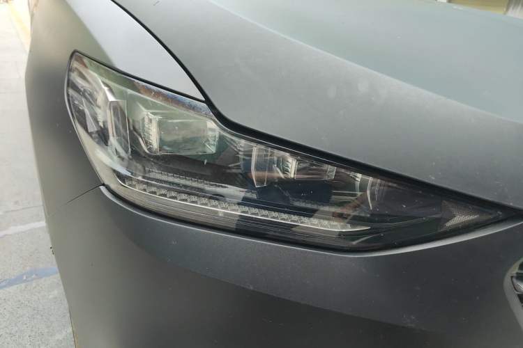 Used Wey VV6 2020 2.0T Two-Wheel Drive Smart Protection+ Right Front Headlight