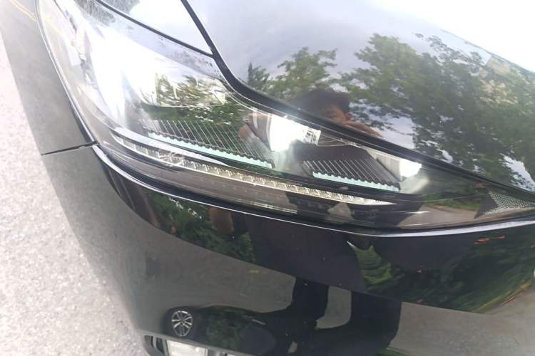 Used Wey VV6 2020 2.0T Two-Wheel Drive Smart Protection+ Right Front Headlight