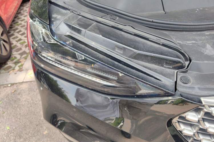Used Wey VV6 2020 2.0T Two-Wheel Drive Smart Protection+ Right Front Headlight