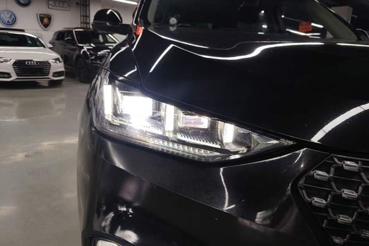 Used Wey VV6 2020 2.0T Two-Wheel Drive Smart Protection+ Right Front Headlight