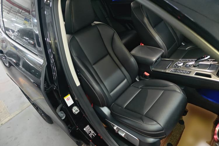 Used Wey VV6 2020 2.0T Two-Wheel Drive Collie SmartDrive+ Right Front Seat
