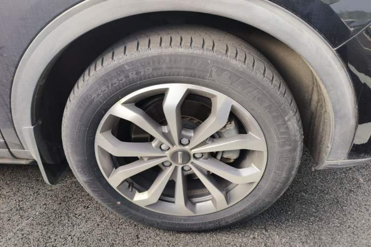 Used Wey VV6 2020 2.0T Two-Wheel Drive Smart Enjoyment+ Right Front Wheel Hub