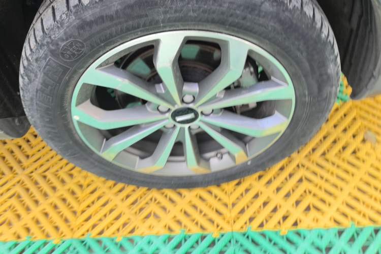 Used Wey VV6 2020 2.0T Two-Wheel Drive Smart Enjoyment+ Right Front Wheel Hub