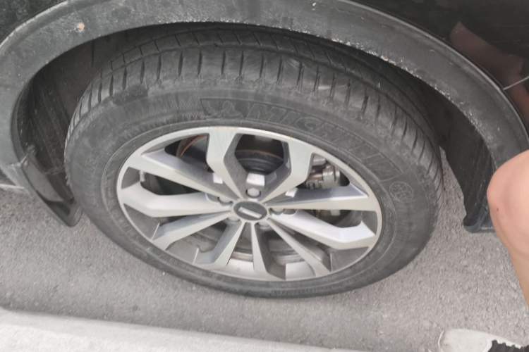 Used Wey VV6 2020 2.0T Two-Wheel Drive Smart Enjoyment+ Right Front Wheel Hub