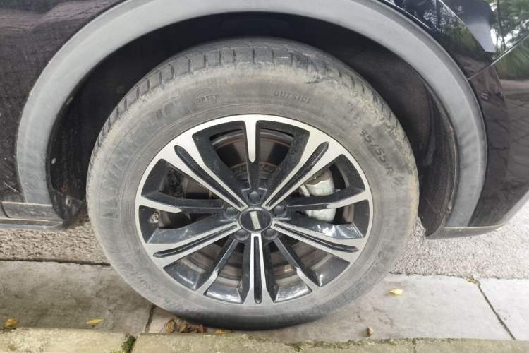 Used Wey VV6 2020 2.0T Two-Wheel Drive Smart Enjoyment+ Right Front Wheel Hub