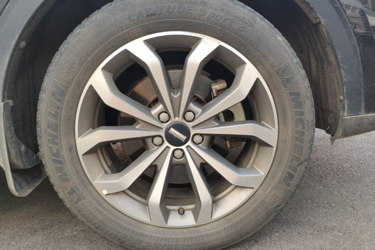 Used Wey VV6 2020 2.0T Two-Wheel Drive Smart Protection+ Right Front Wheel Hub