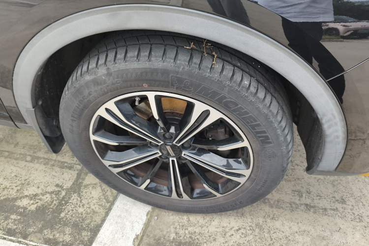 Used Wey VV6 2020 2.0T Two-Wheel Drive Smart Protection+ Right Front Wheel Hub